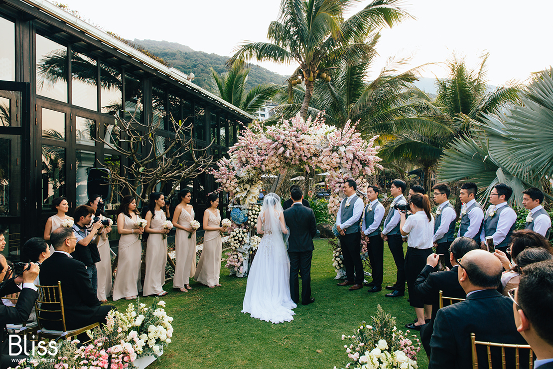 vietnam destination wedding decorations in intercontinental da nang bliss wedding planner, tiệc cưới bãi biển intercontinental đà nẵng,