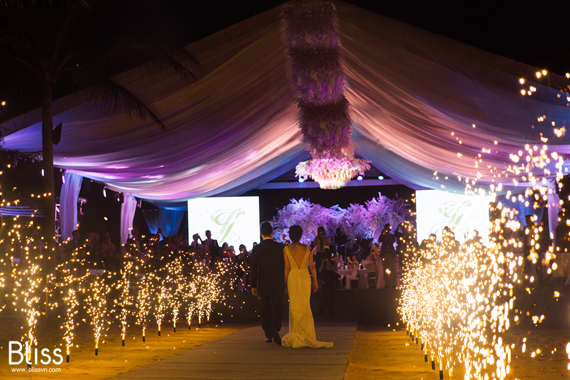 vietnam destination wedding decorations in intercontinentalda nang bliss wedding planner Vietnam