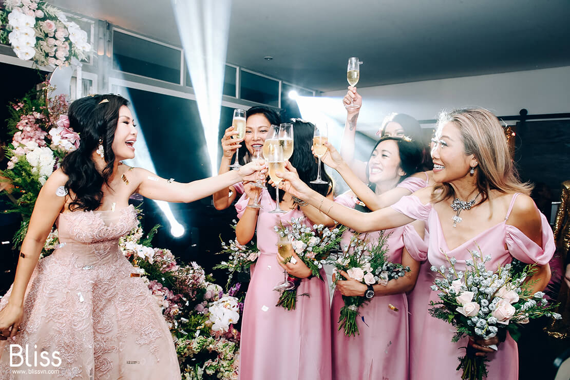 bliss wedding planner in vietnam, bride and bridemaids, phụ dâu trong đám cưới