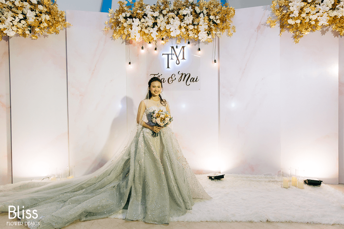 trang trí hoa tươi backdrop tiệc cưới tại adora luxury, bliss flower design, wedding backdrop decor,