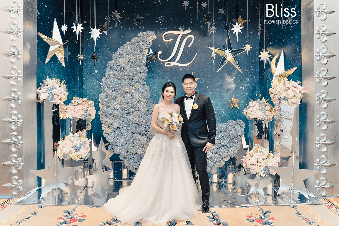 trang trí hoa tươi backdrop tiệc cưới tại park hyatt saigon, bliss flower design, wedding backdrop decor,