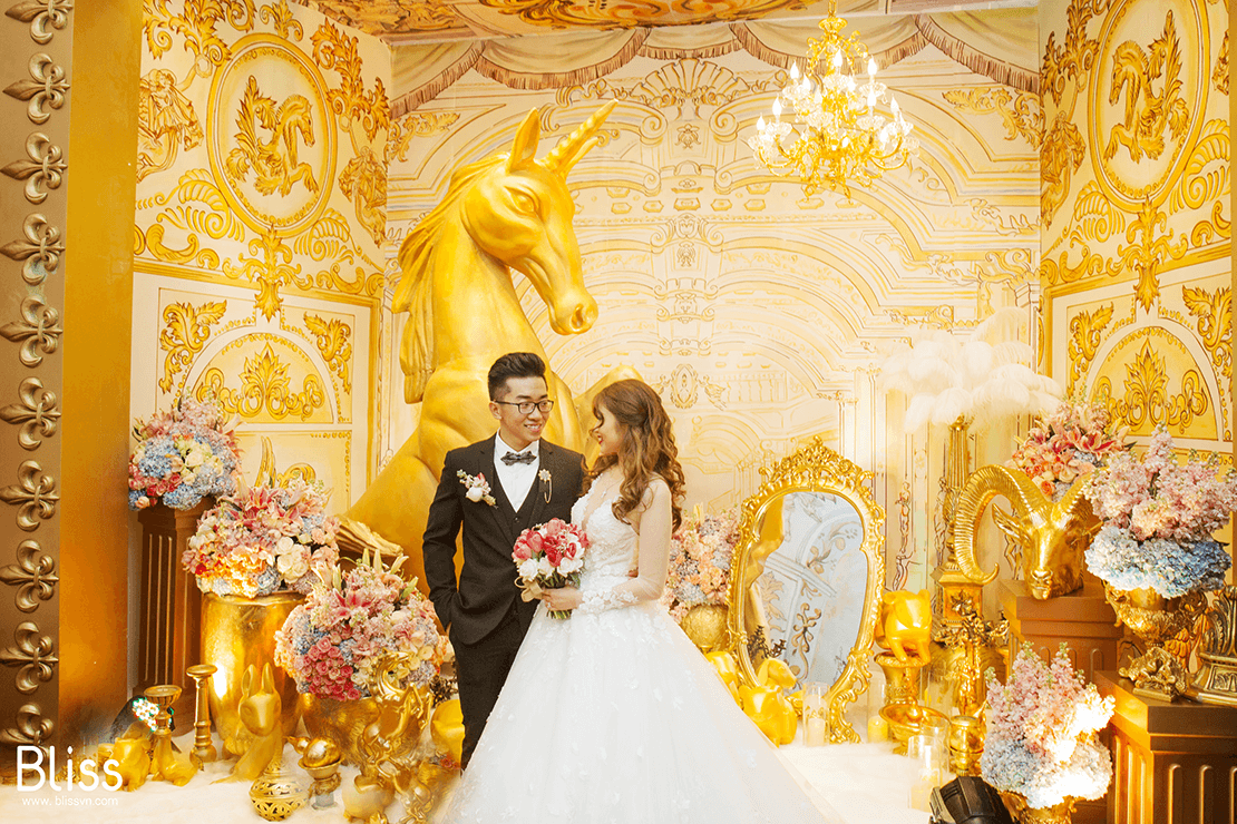 tiệc cưới cao cấp tone vàng đồng park hyatt saigon bliss wedding planner