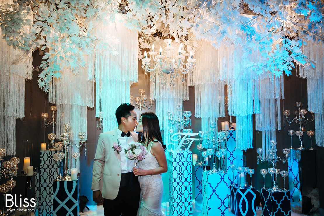 trang trí backdrop tiệc cưới intercontinental saigon bliss wedding planner Việt Nam