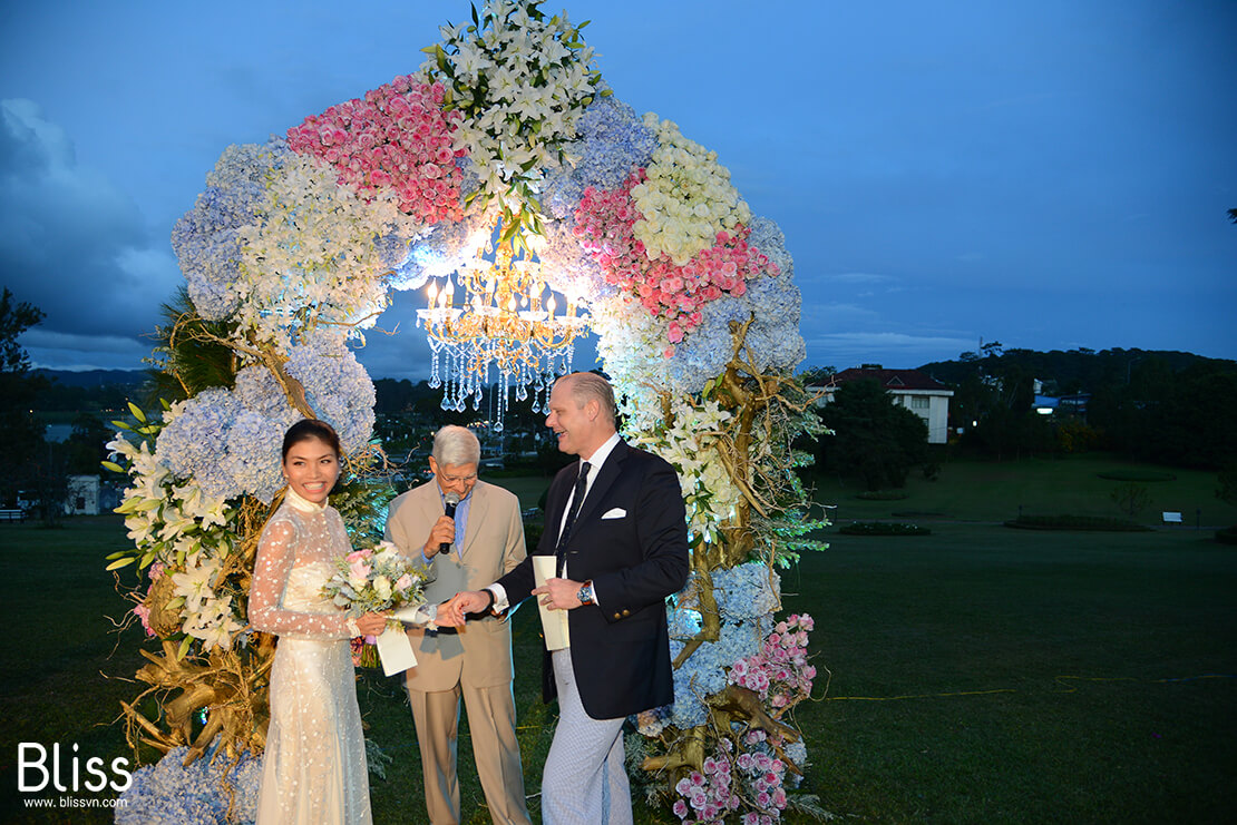 trang trí tiệc cưới ngoài trời bliss wedding planner việt nam