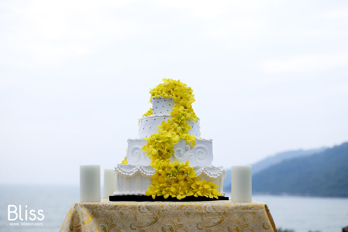 vietnam beach wedding decoration by bliss wedding planner vietnam