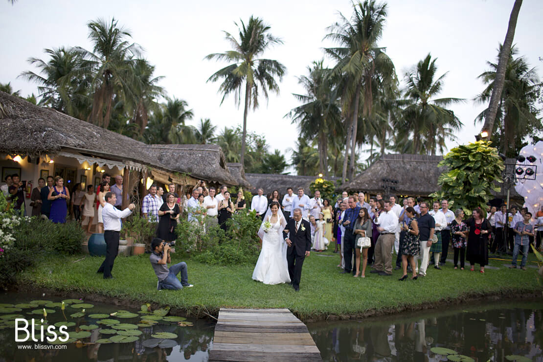 trang trí tiệc cưới ngoài trời bliss wedding việt nam