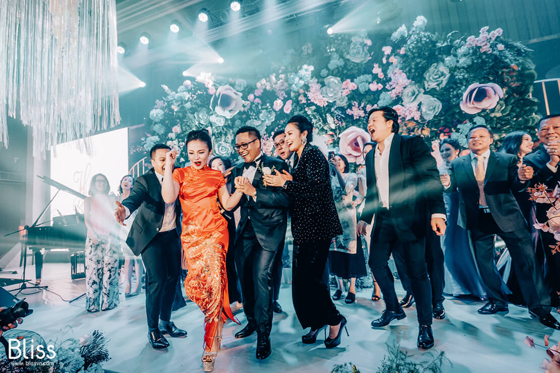 luxury wedding venues vietnam in the reverie saigon by bliss wedding planner