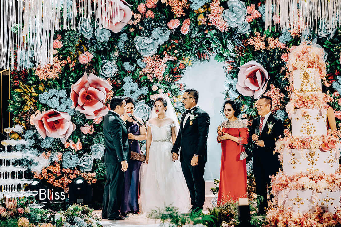 luxury wedding venues vietnam in the reverie saigon by bliss wedding