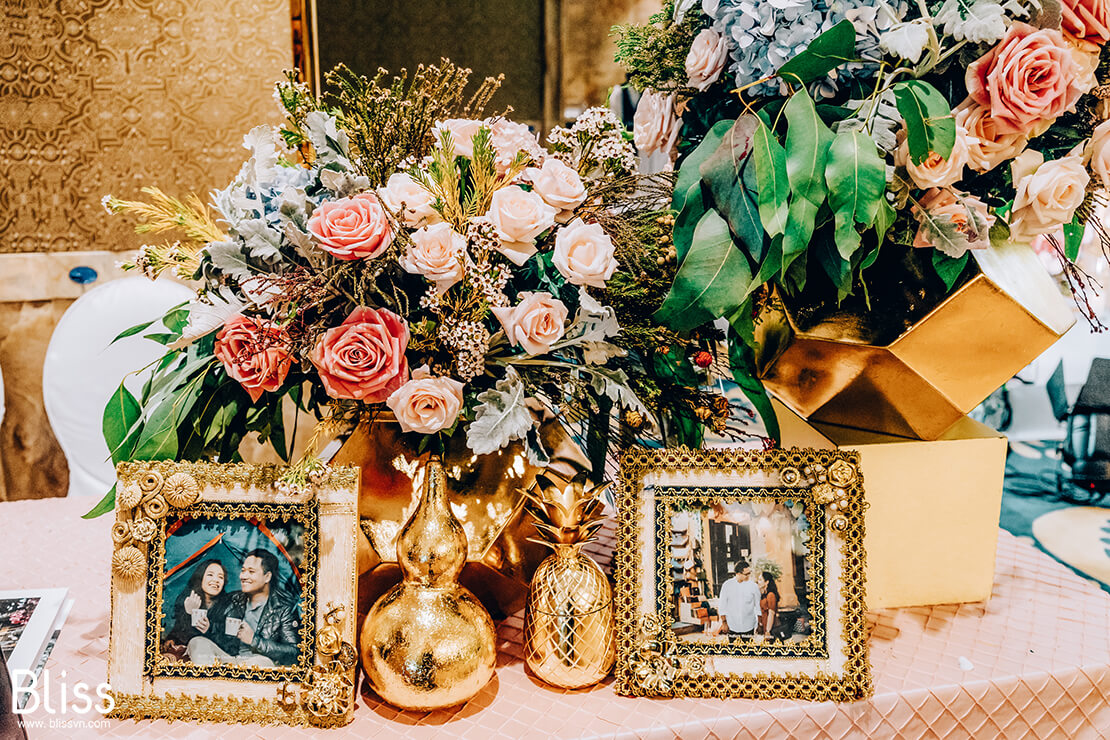 trang trí hoa tươi tiệc cưới cao cấp tại the reverie saigon bliss wedding planner Việt Nam