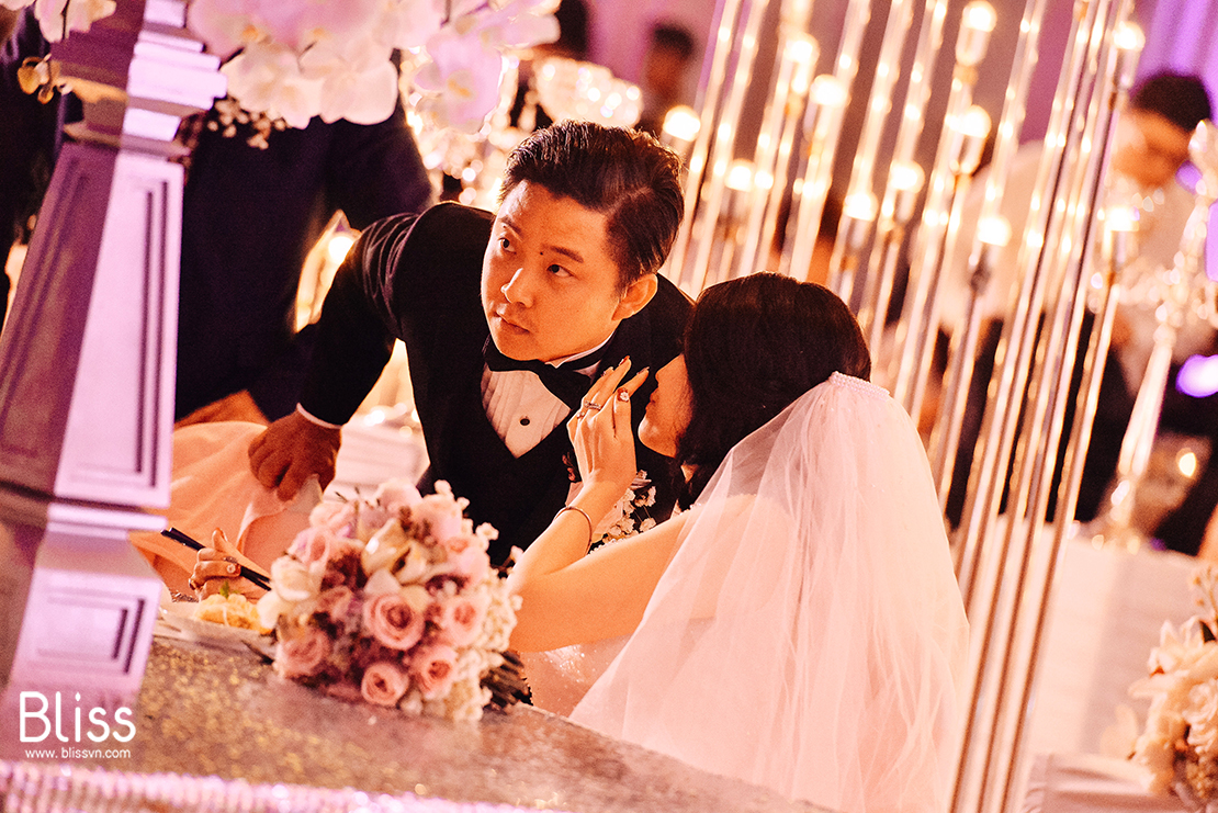 vietnam wedding ceremony at intercontinental saigon by bliss wedding planner vietnam