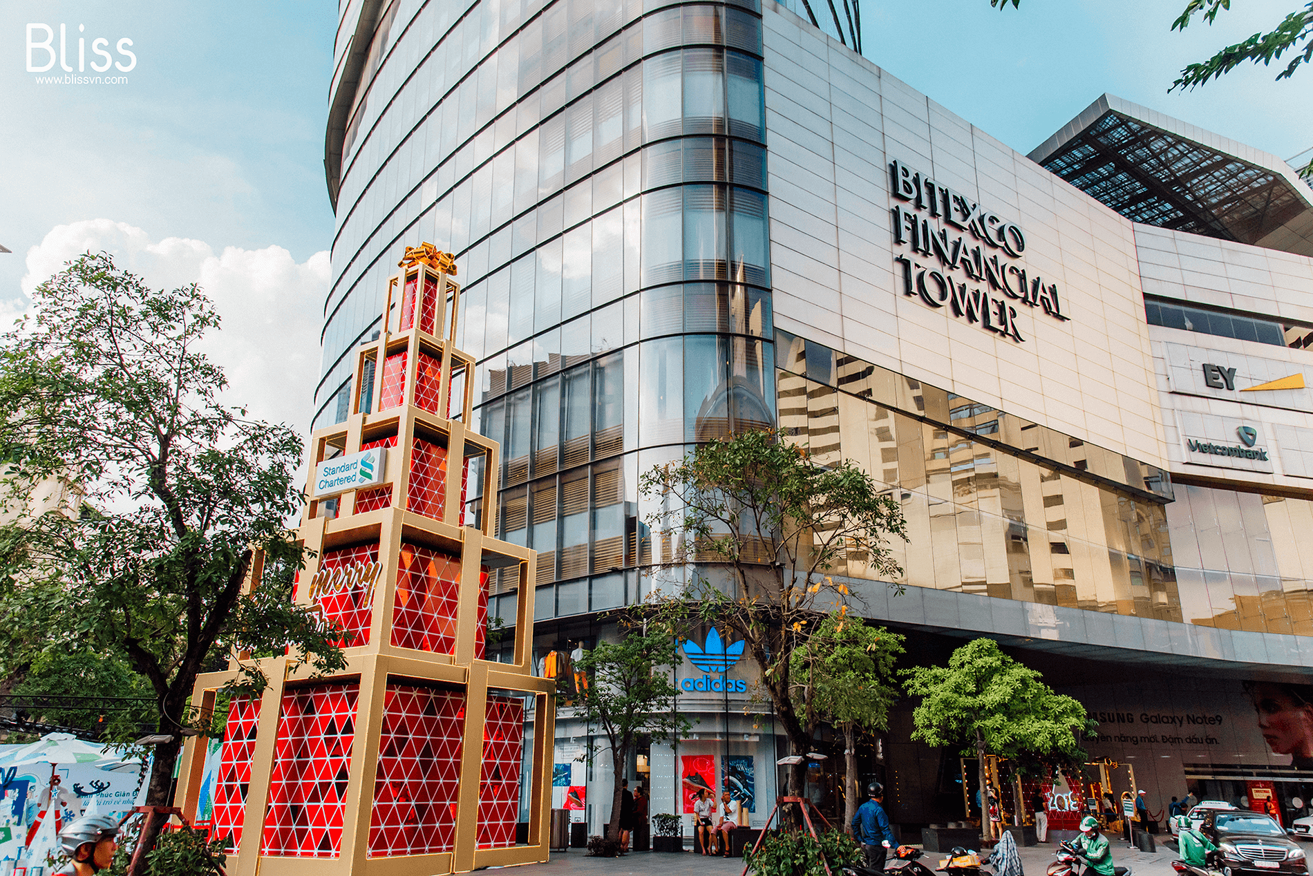 trang trí giáng sinh trung tâm thương mại, christmas decoration, bliss decor vietnam