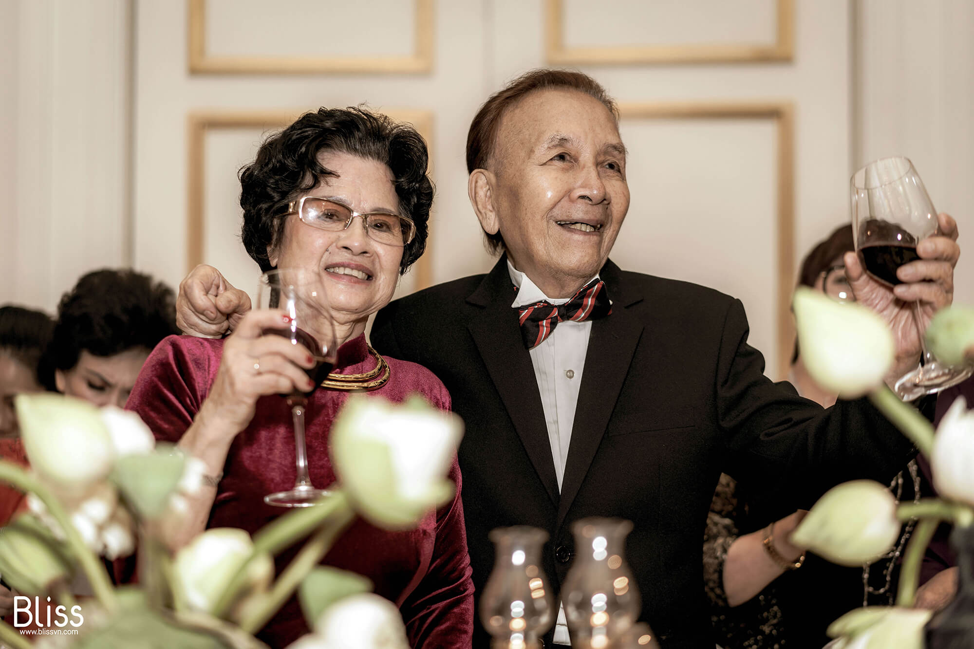 2000 bông sen được tái hiện lại trong tiệc kỉ niệm 60 năm ngày cưới của ông bà Tạ Đắc – Kim Chi