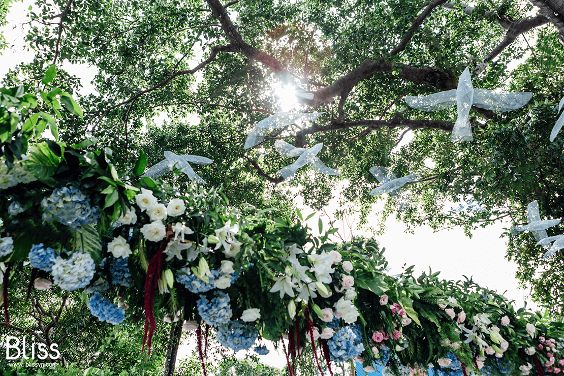 beach wedding in Phu Quoc