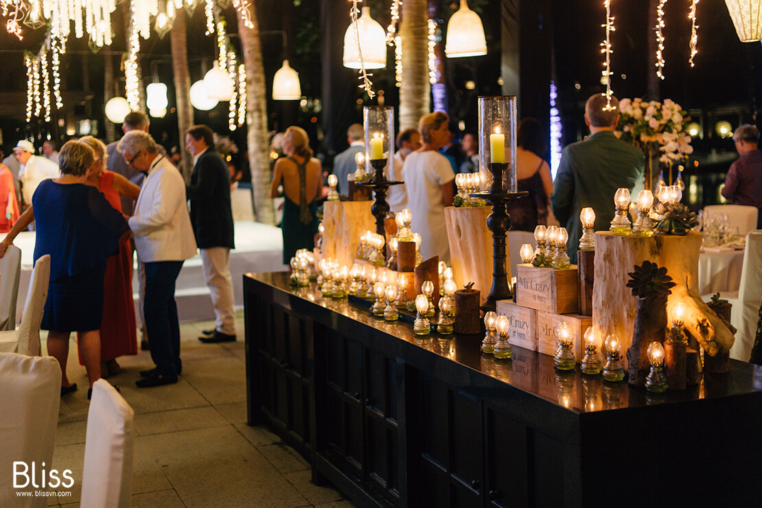 Beach-wedding-in-Da-Nang