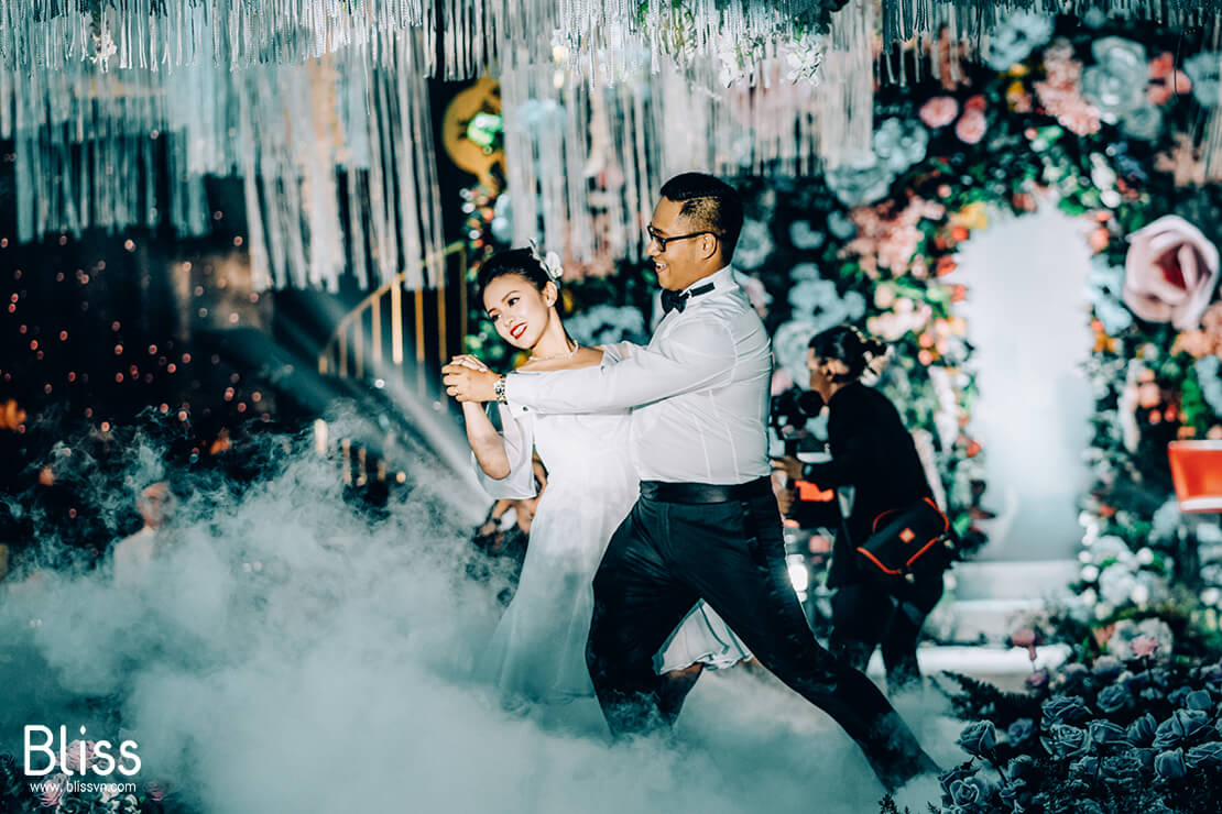 tổ chức tiệc cưới cao cấp ở the reverie sài gòn bliss wedding vietnam