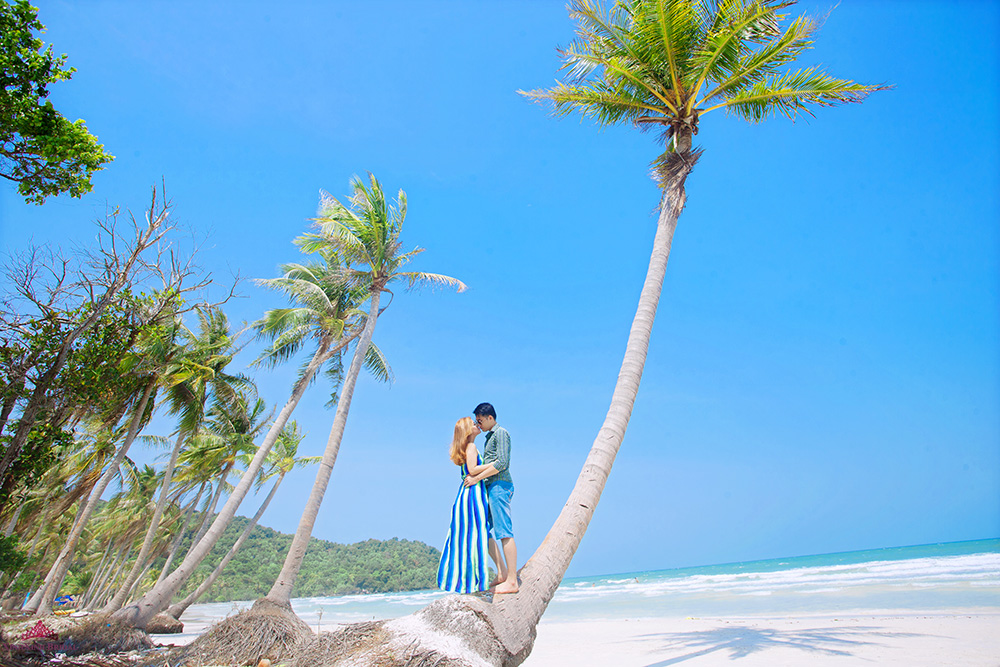 Vietnam beach wedding decoration