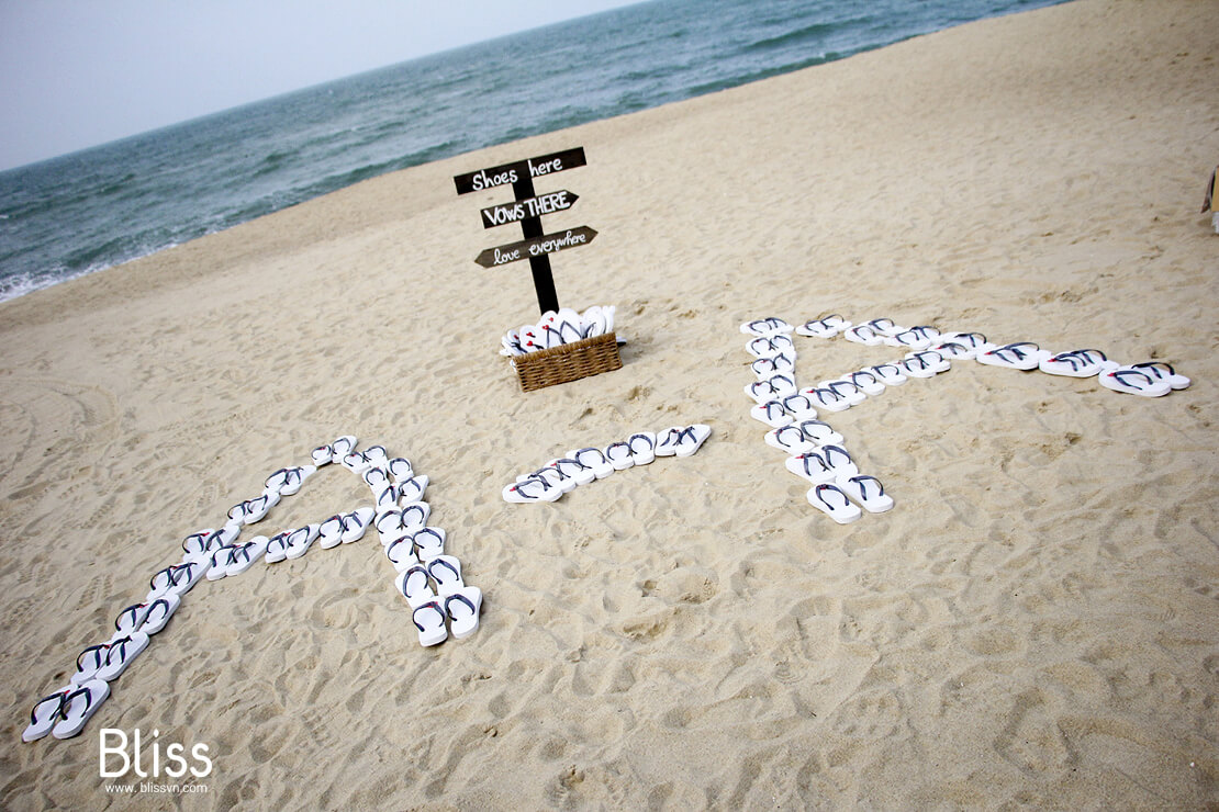 Vietnam beach wedding decoration