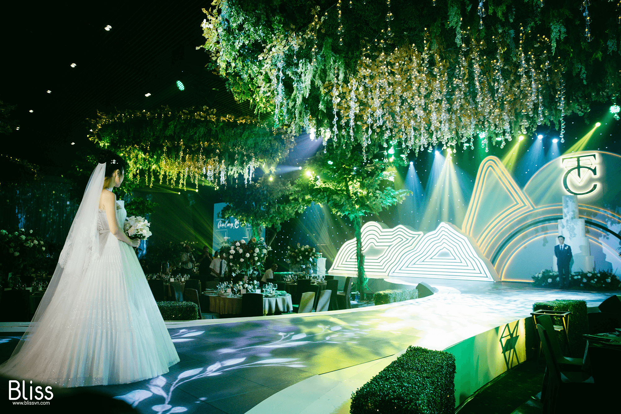 Luxury wedding decoration in vietnam, bliss wedding event vietnam