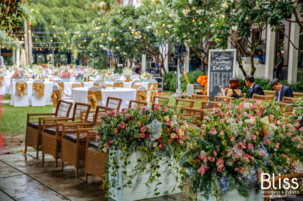 Outdoor wedding in Hochiminh